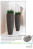 Die schlanke und hohe Polystone Vase mit grober Oberfläche wird